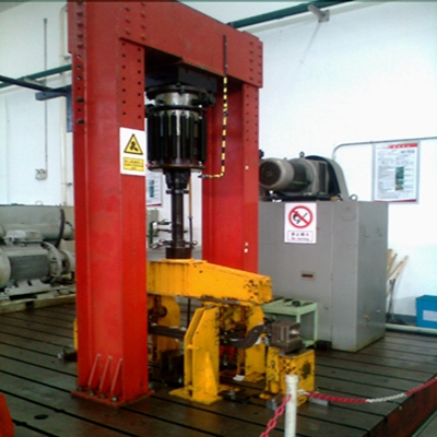 車橋脈動(dòng)疲勞試驗(yàn)機(jī)